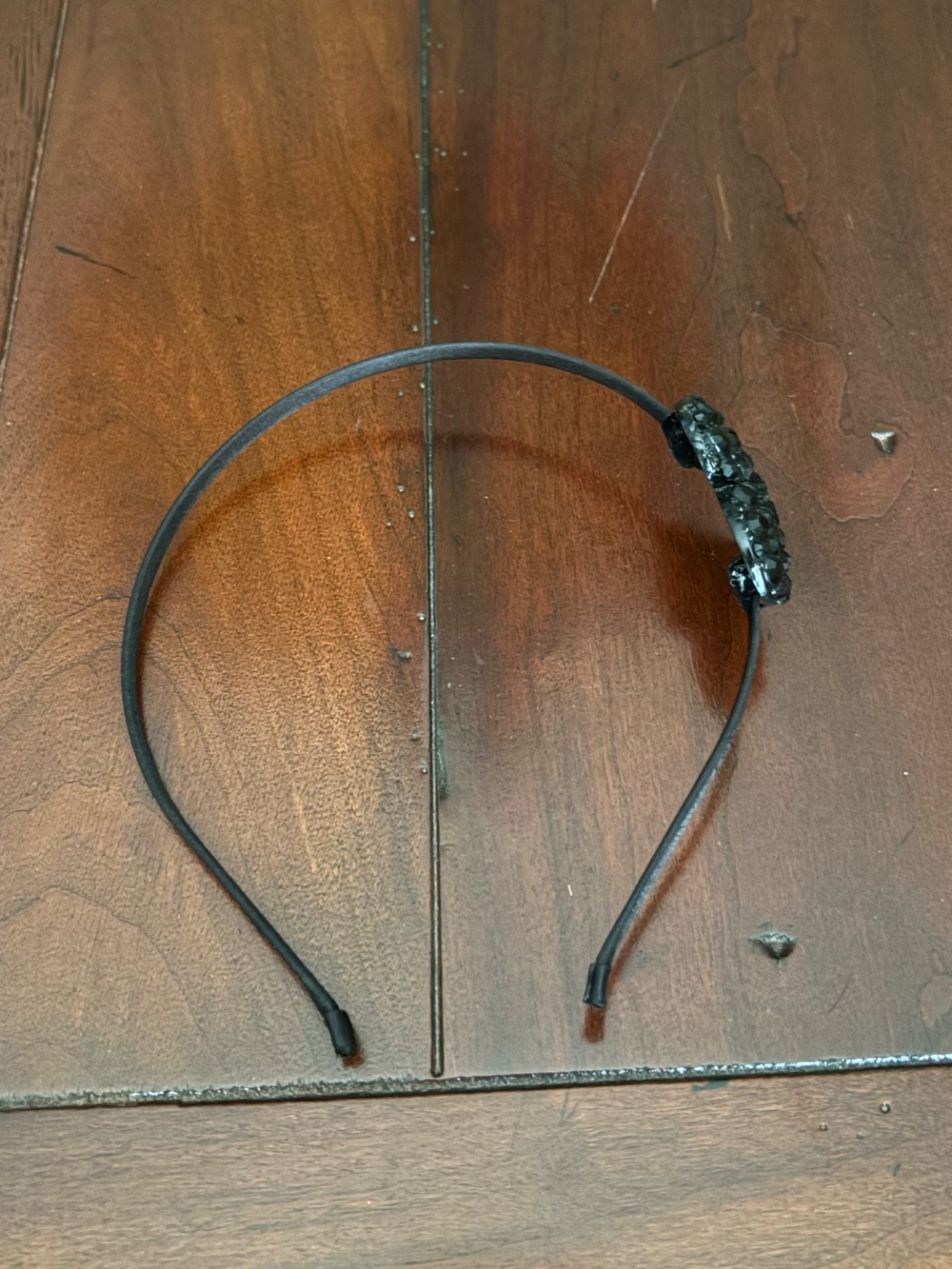 Guess Black Jeweled Thin Headband